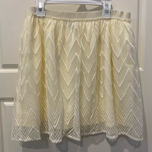 2/$10 American Eagle Outfitters White Chevron Stripe Mesh Skirt Size S